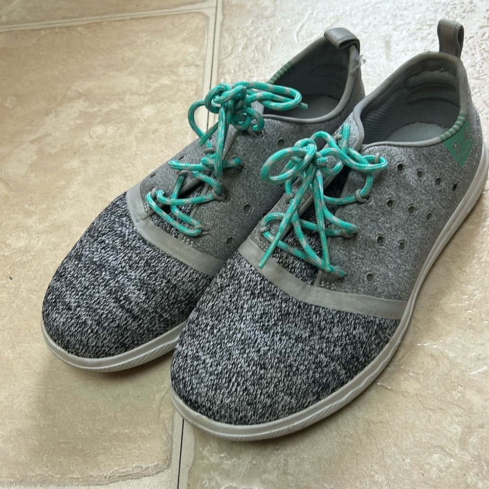 Under Armour Sneakers